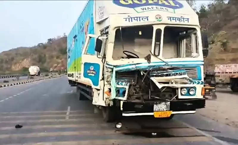 Truck collided on Udaipur Pindwara Highway  