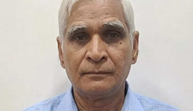 Dr Kundan Mali
