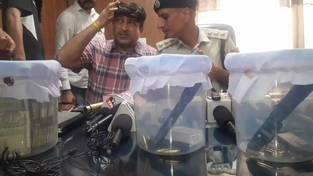 सिरसा CIA पुलिस ने पंजाब के कुख्यात गैंगस्टर को दो साथियों सहित किया गिरफ्तार