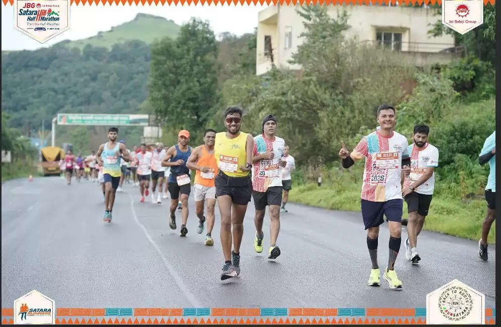 Udaipur runners Para Athlete Govind Kharol and Virendra Narsingh Rana made the city proud by successfully participating in the prestigious Satara Hill Half Marathon, one of India’s top four marathon