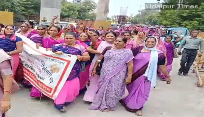 Anganwadi workers protesting in Udaipur