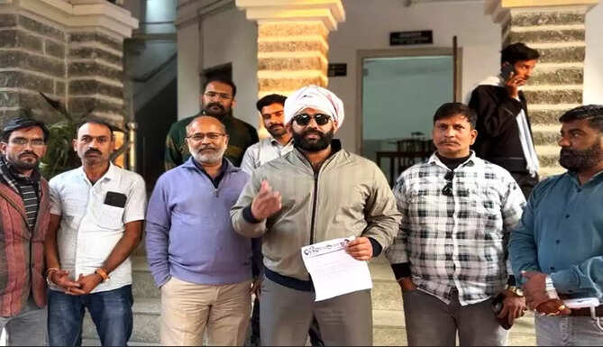 udaipur-bus-seized-illegal-goods-transport-shiv-sena