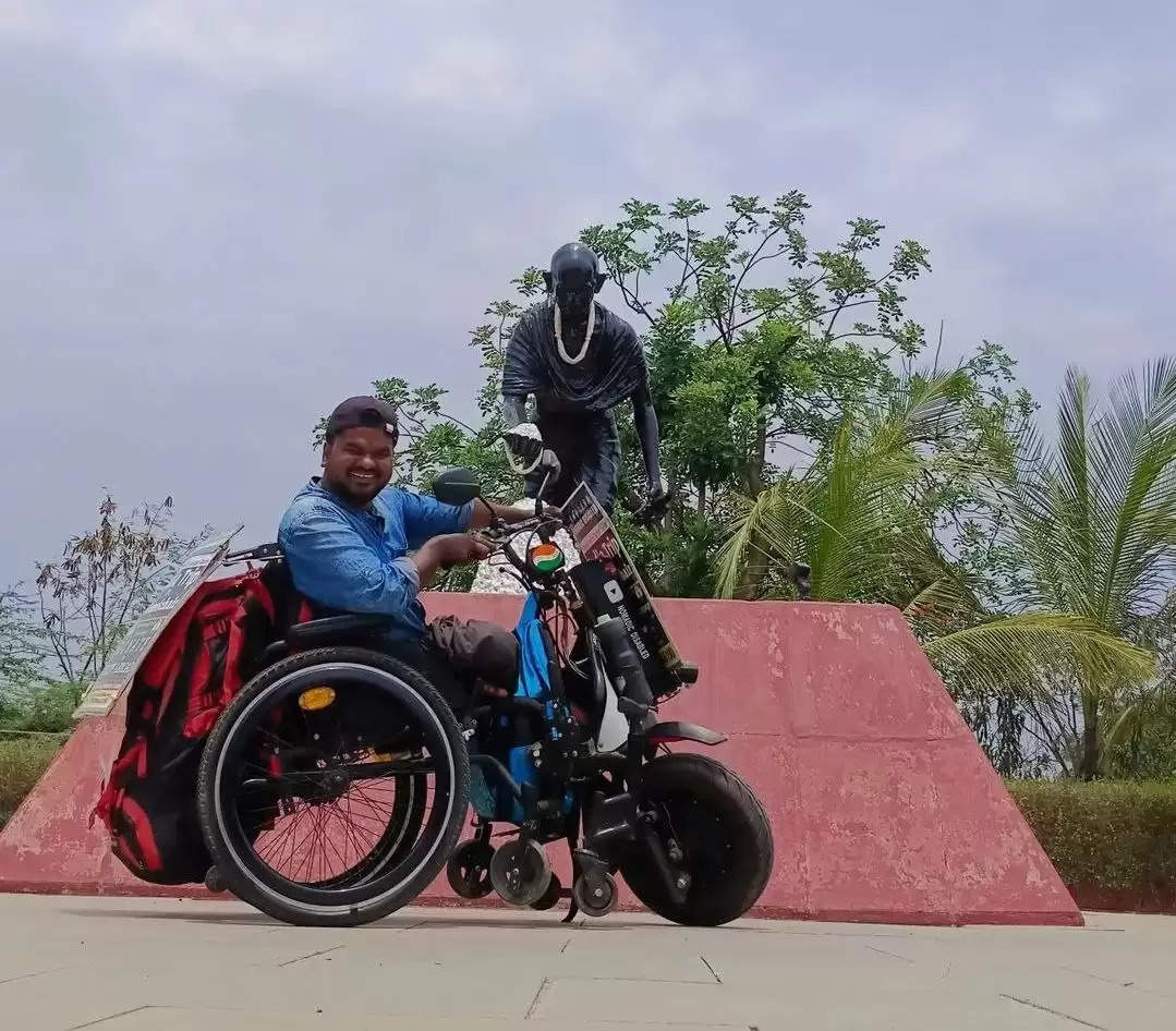 Hasan Imam Cross India Wheel chair Journey reaches Udaipur