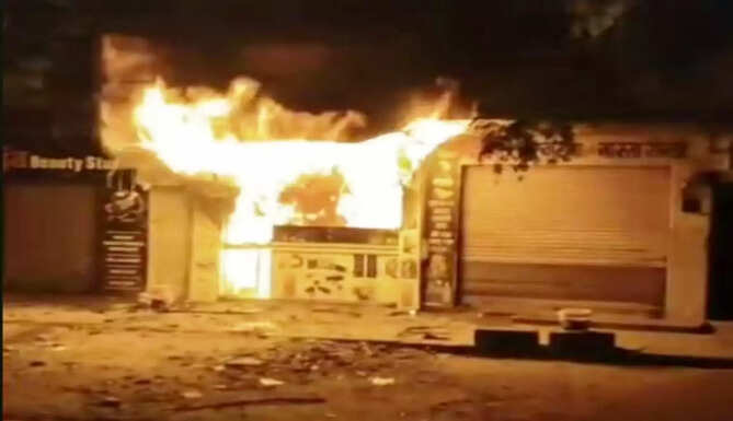 fire in mbile shop