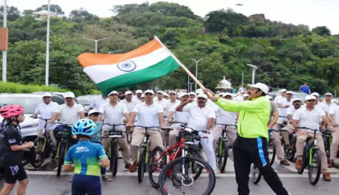 sunday on cycle
