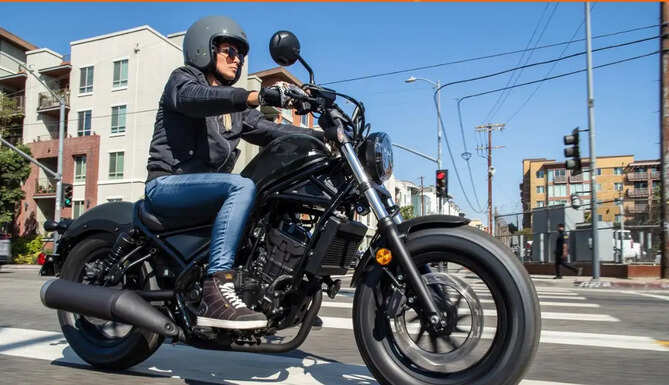 Honda Rebel 300 cruiser motorcycle with its 286cc engine and E-Clutch technology