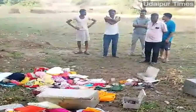 Police investigating a burglary case in Kadechawas village of Gogunda, Udaipur, where thieves stole jewelry, cash, and mobile phones worth over ₹4 lakh.