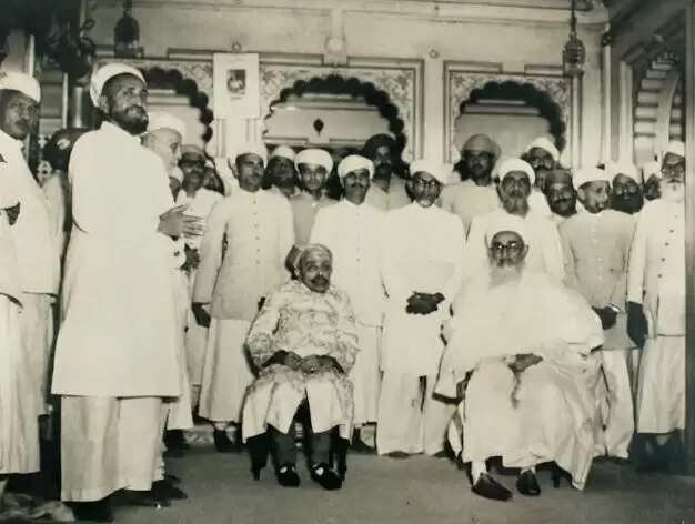 Syedna with mewar royal family