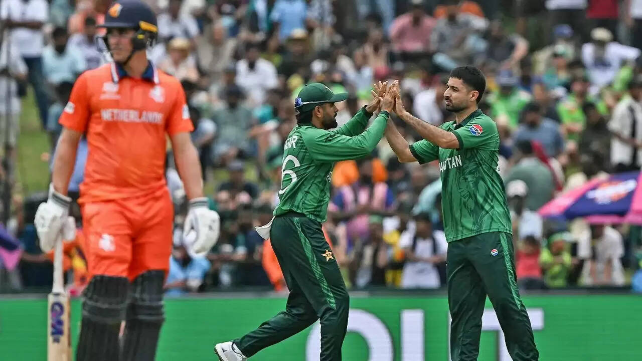 Pakistan survive massive scare from Netherlands