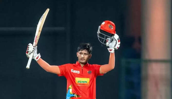  PBKS vs CSK: Priyansh Arya Creates History with 9 Sixes in 6 Balls, Smashes Record Century