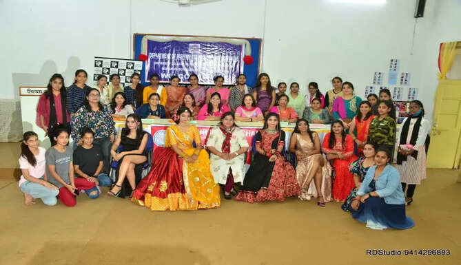 Groom yourself with trendy makeup and styling workshop