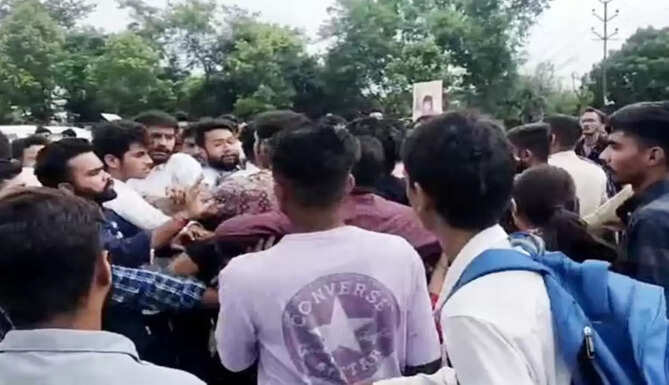clash between students