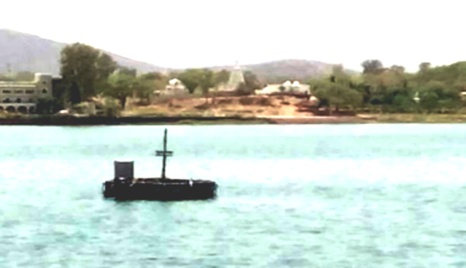 Aerator machines in Lake Pichola are out of order since 6 months