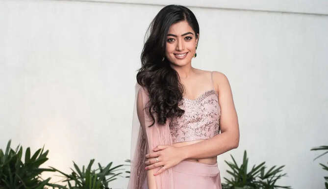 Born on this day in 1996 in Karnataka, India, she made her big-screen debut in 2016 with the Kannada film Kirik Party. Since then, she has appeared in several successful films, including Geetha Govindam, Dear Comrade, Mission Majnu, Pushpa, Sita Ramam, and Varisu.