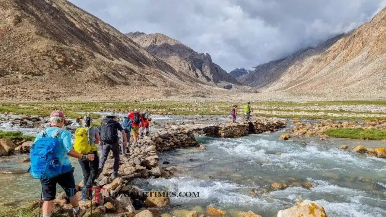 किसी जन्नत से कम नहीं है लेख-लद्दाख की ये जगहें