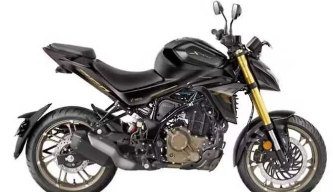 Hero Xtreme 250R Carbon motorcycle featuring sporty styling, modern electronics and an estimated on-road price of ₹2.31 lakh in Kolkata.