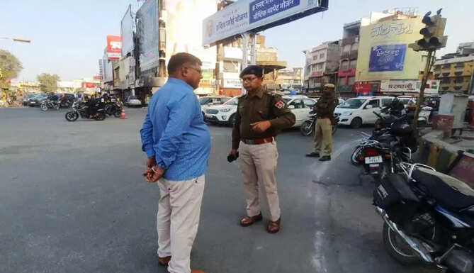 free left turn delhi gate