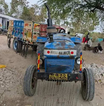 Joint inspection team taking action against illegal mining and seized vehicles in Udaipur during Aravalli protection campaign