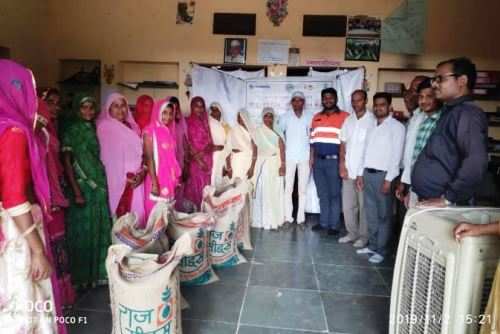 हिन्दुस्तान जिंक ने किसानो को वितरित किये गेंहू के उन्नत बीज