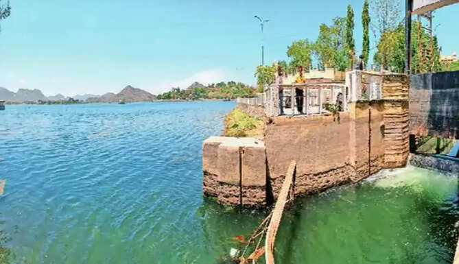 Pichola Lake