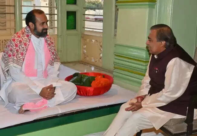 Mukesh Ambani at Nathdwara Mandir