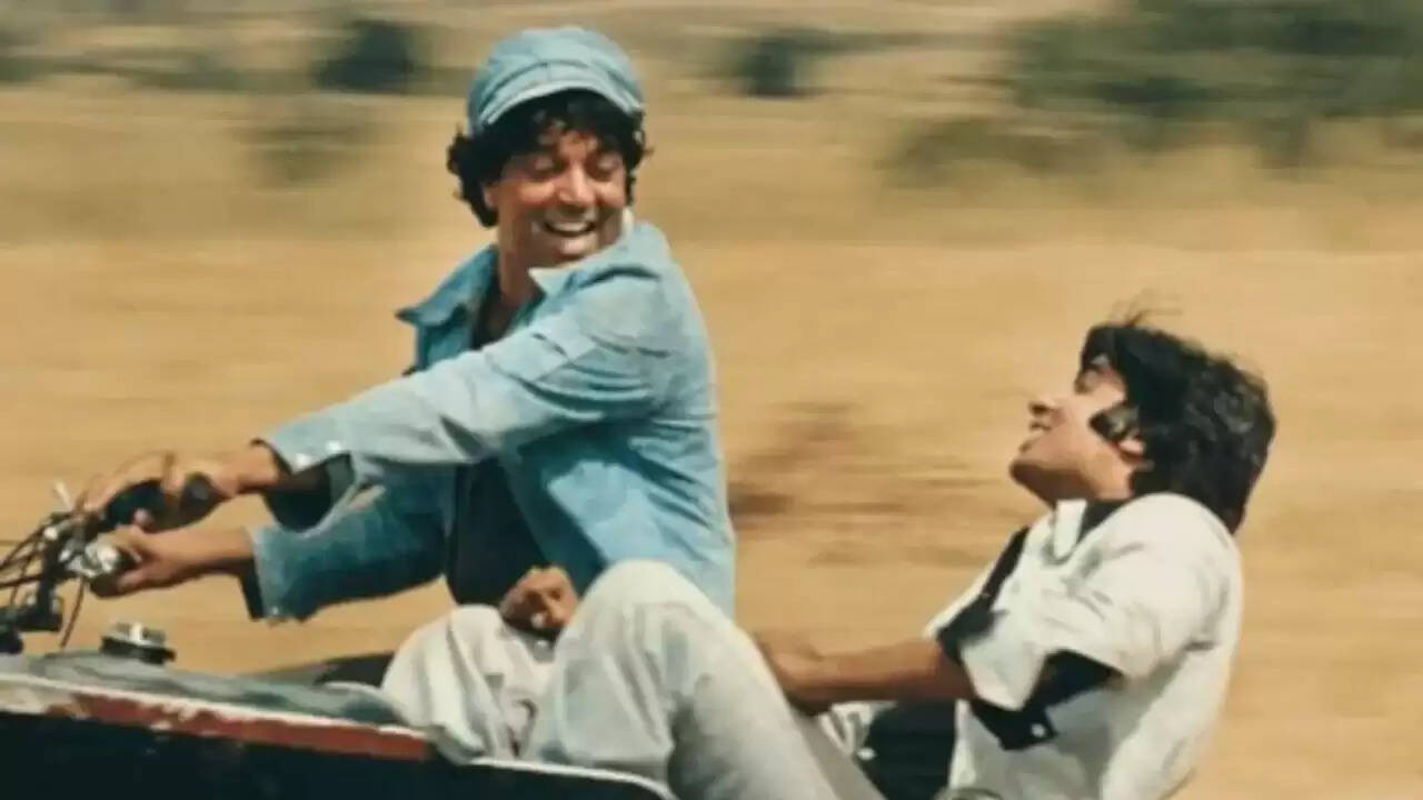 Sholay re-release as a tribute to Dharmendra, featuring iconic scenes of Jai, Veeru, and Gabbar Singh