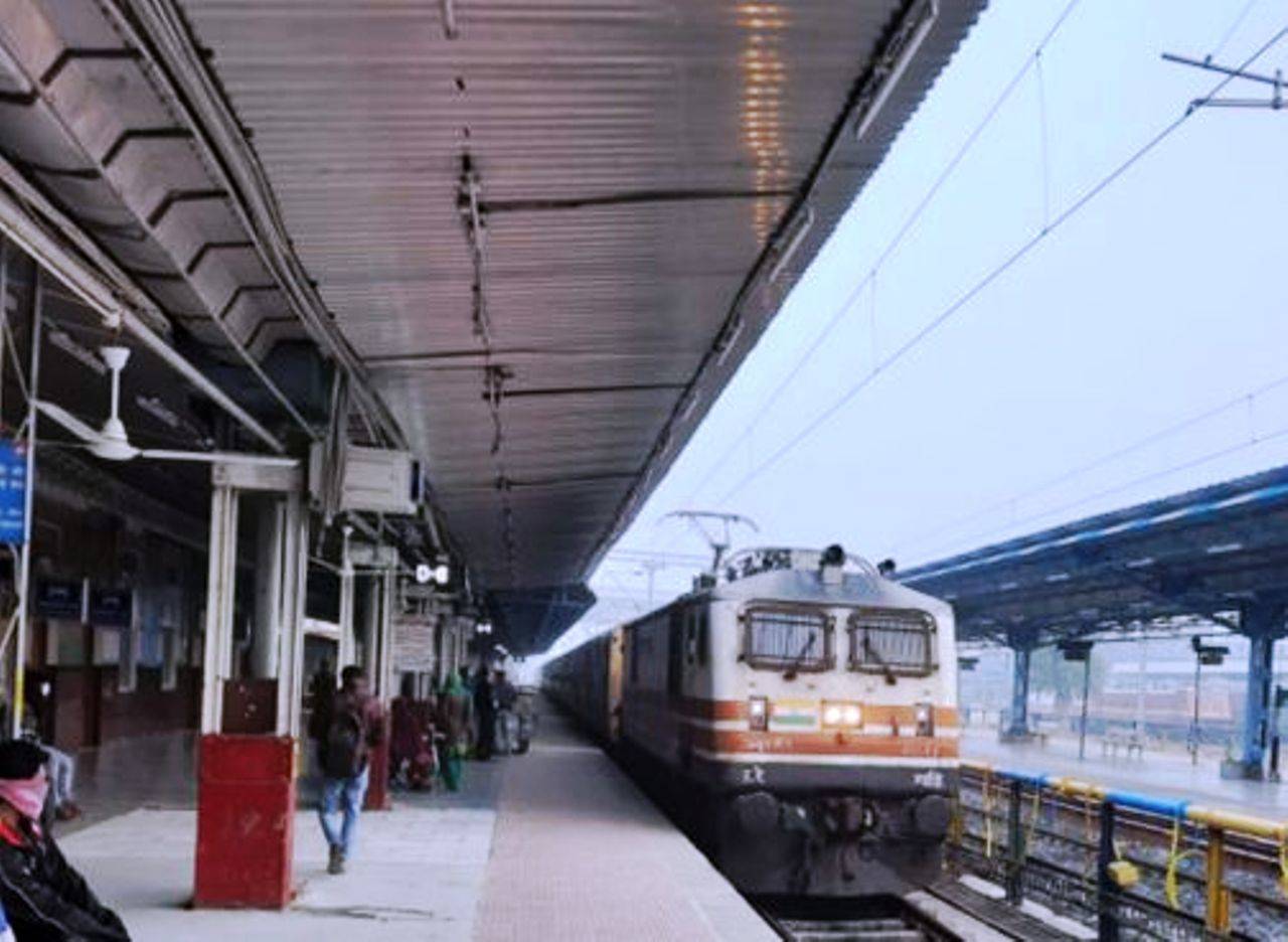 Udaipur-Jaipur Intercity train gains speed through electrification