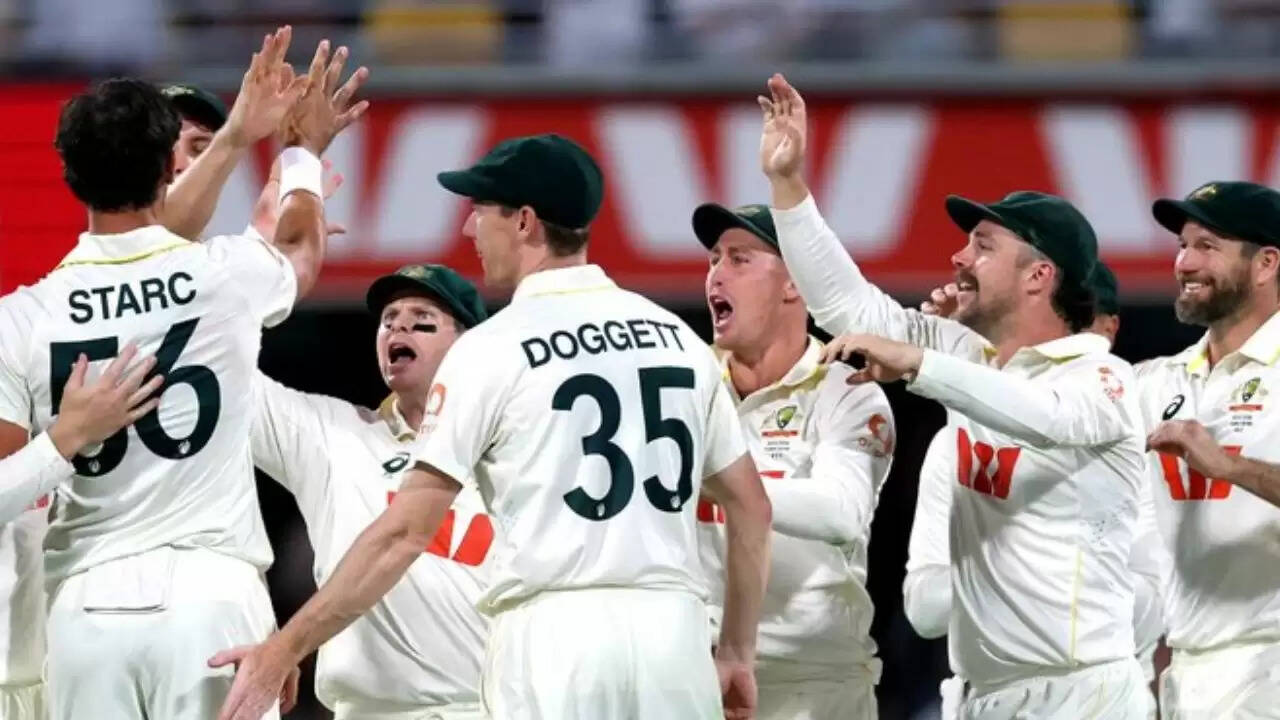 The difference in this day-night Test in Brisbane was the fielding of both teams Steve Smith and Jake Weatherald guide Australia to an 8-wicket win over England in the Brisbane Ashes Test 2025 Australia beat England by 8 wickets in Brisbane Test; take 2–0 Ashes lead — key highlights