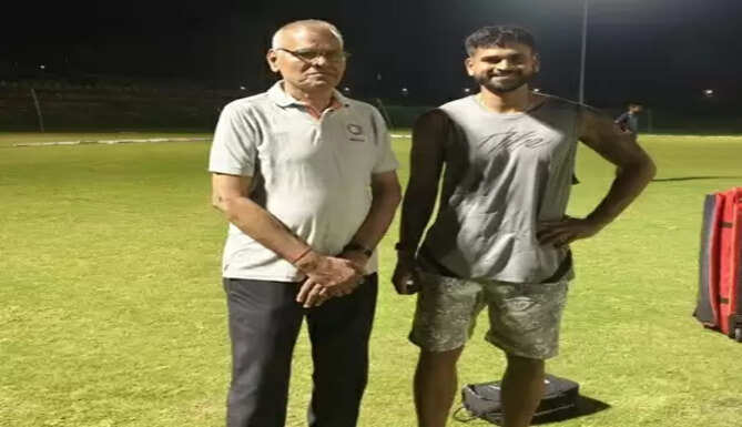 Shreyas Iyer Visits Udaipur, Trains Young Cricketers