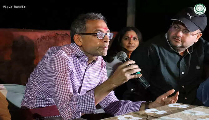 Professor Abhijeet Banerjee at Seva Mandir Udaipur IIMU