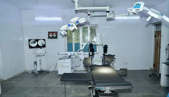 Udaipur Bhinder Syedna Mufaddal Saifuddin donates machine to bhinder hospital  CArm