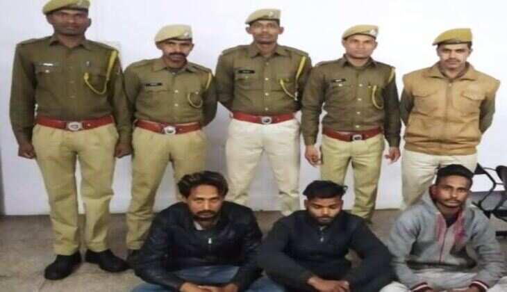 राहगीर के साथ मारपीट कर लूटपाट के आरोप में तीन गिरफ्तार