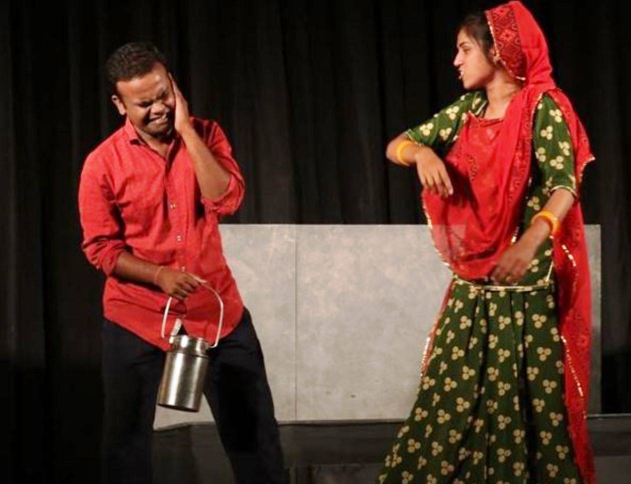 राजस्थानी नाट्य समारोह के अंतिम दिन "करम पजोखी" का मंचन हुआ