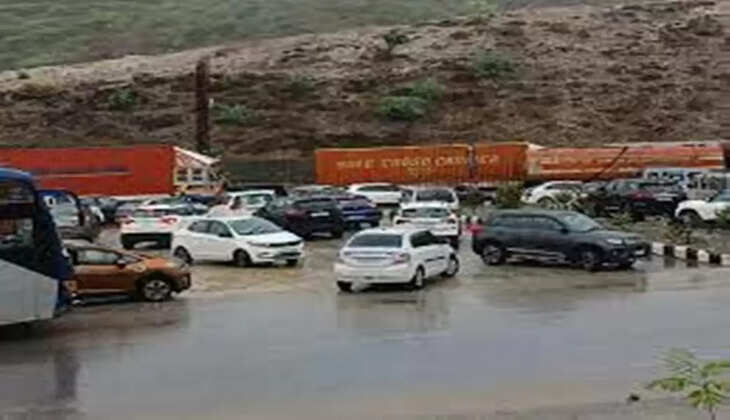 Udaipur-Ahmedabad Traffic Jam Due to Flyover