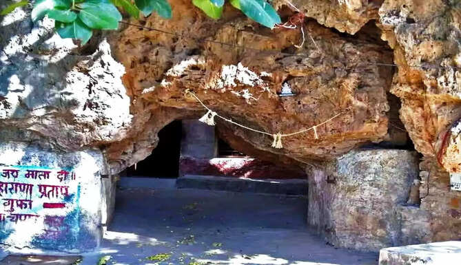 MAYRA CAVE