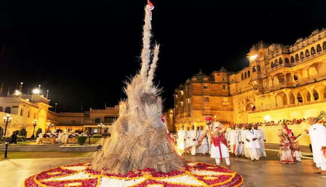 holi at city palace udaipur