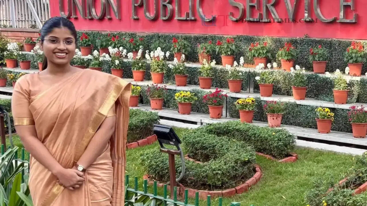 IAS Aastha Singh