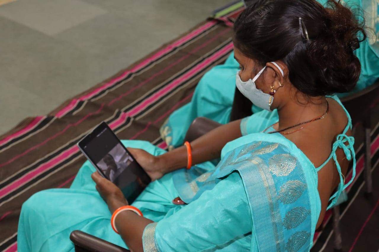 Hindustan Zinc empowers rural women digitally with Safal Sakhi Tablet
