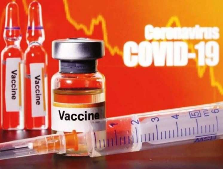 पहले टीके की शुरुआत CMHO डॉ दिनेश खराड़ी के साथ