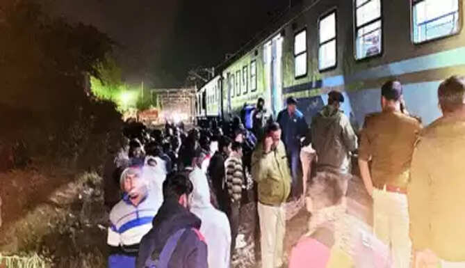 Train Derails