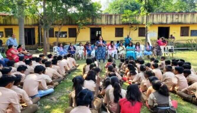विद्यार्थियों को बताया गुड टच-बेड टच का महत्व