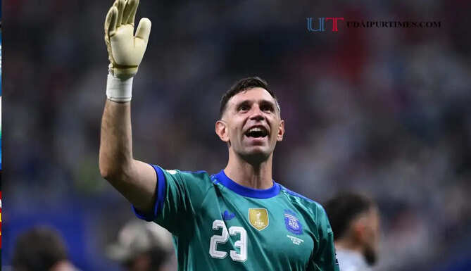 Argentina goalkeeper Emiliano Martinez speaks before the World Cup final, revealing he has been playing with a broken finger and delaying surgery.
