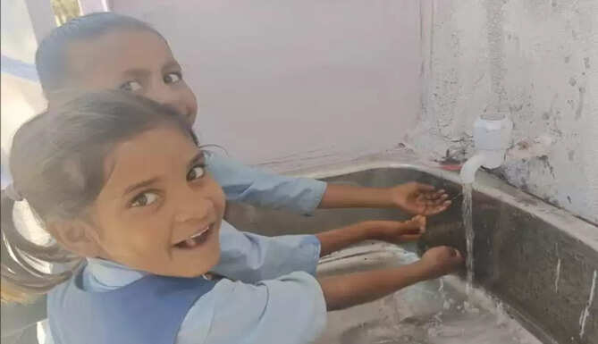 Introducing&nbsp;Jal Mandir&nbsp;at Government School facilitates Potable Water for Children and staff