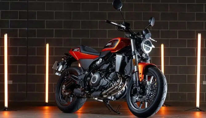 Possible Harley-Davidson X350 T motorcycle featuring styling similar to the X440 T, with revised graphics and an orange colour option.