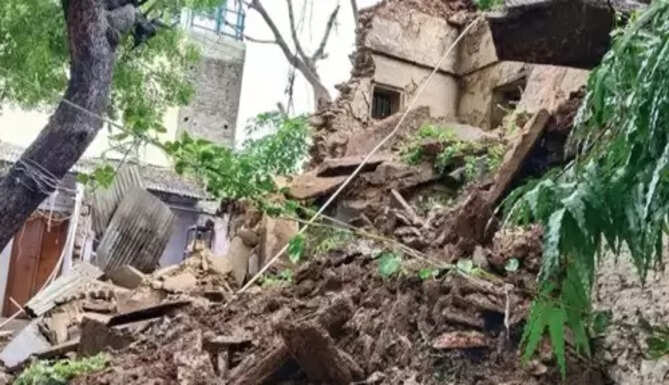 Wall collapsed Old City