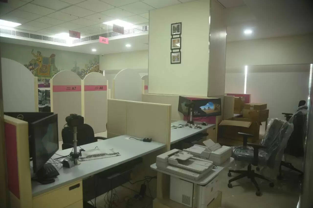 Udaipur News: The Passport Seva Kendra (PSK) in Udaipur has shifted from Subhash Nagar to Lake City Mall at Ayad Bridge. The new premises offer modern facilities but reduced space and possible parking issues.