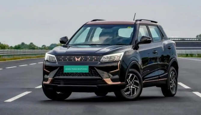Mahindra XUV400 electric SUV with 456 km range and modern features