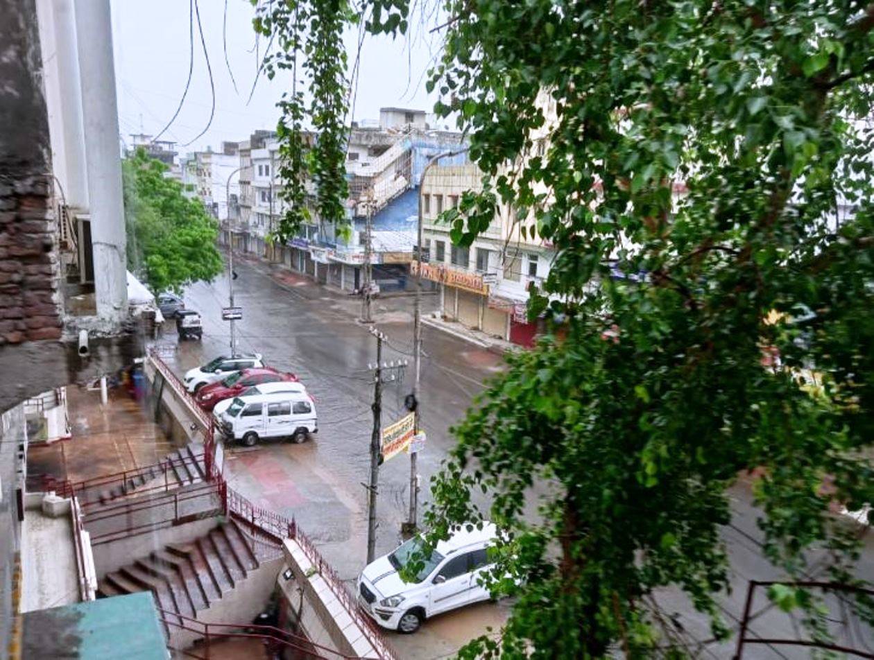 उदयपुर संभाग में दो दिन तेज हवाओं के साथ भारी बारिश की चेतावनी