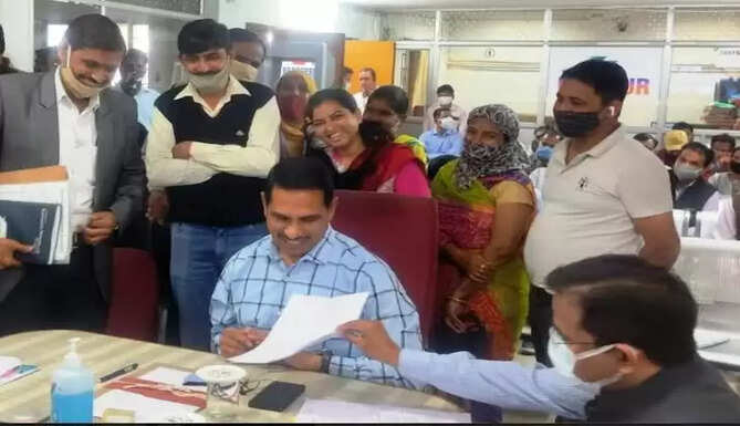 Collector Tarachand Meena held a public hearing