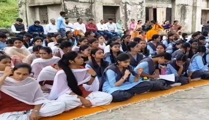 sanskrit school